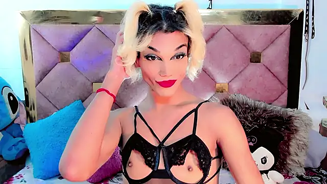 Snapshot of the-horus-girl chatting on January 8, 10:37 pm the-horus-girl online show from January 8, 10:37 pm