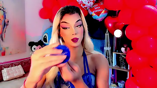 Snapshot of the-horus-girl chatting on February 17, 2:31 am the-horus-girl online show from February 17, 2:31 am