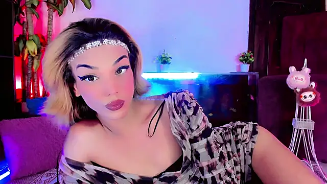 Snapshot of the-horus-girl chatting on September 19, 7:25 am the-horus-girl online show from September 19, 7:25 am