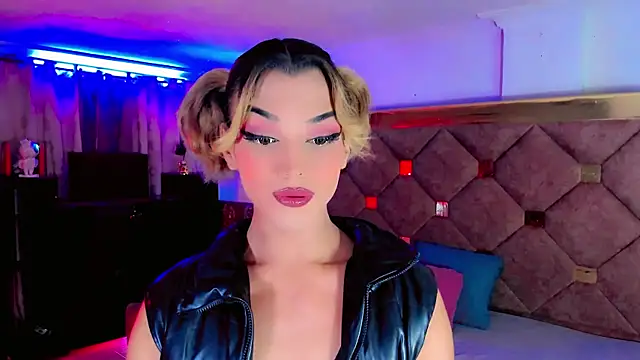 Snapshot of the-horus-girl chatting on October 4, 11:05 pm the-horus-girl online show from October 4, 11:05 pm