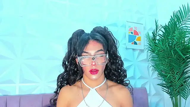 Snapshot of Briyit_Doll chatting on January 14, 4:15 am Briyit Doll online show from January 14, 4:15 am