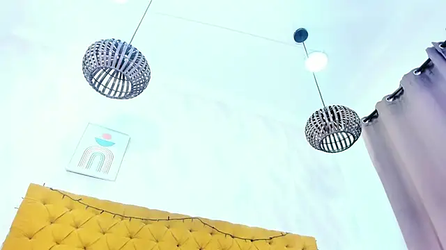 Snapshot of Briyit_Doll chatting on January 18, 6:48 pm Briyit Doll online show from January 18, 6:48 pm