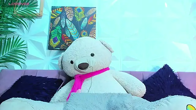 Snapshot of Briyit_Doll chatting on September 9, 4:11 am Briyit Doll online show from September 9, 4:11 am
