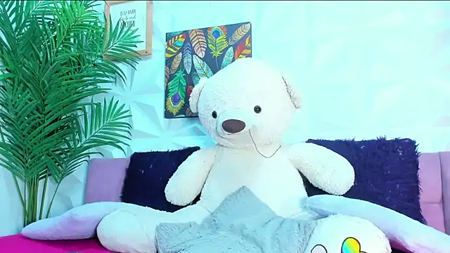 Snapshot of Briyit_Doll chatting on September 17, 5:12 am Briyit Doll online show from September 17, 5:12 am
