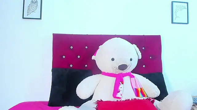Snapshot of Briyit_Doll chatting on September 29, 8:19 pm Briyit Doll online show from September 29, 8:19 pm