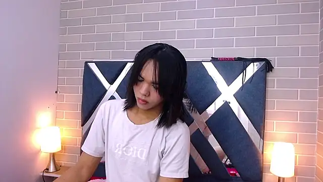 Snapshot of AndreaGil_ chatting on January 15, 12:58 pm AndreaGil online show from January 15, 12:58 pm