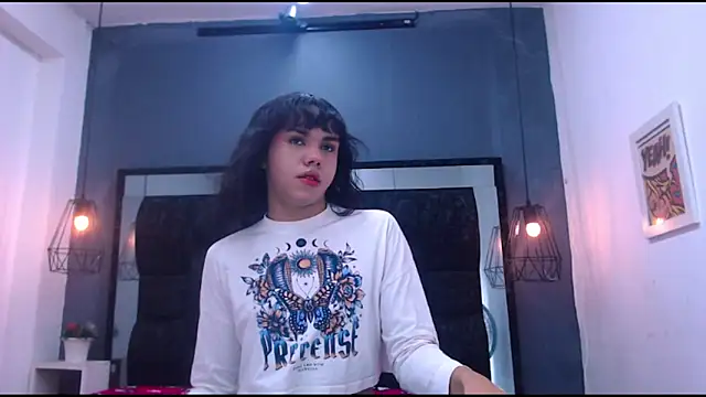 Snapshot of AndreaGil_ chatting on September 16, 7:18 pm AndreaGil online show from September 16, 7:18 pm