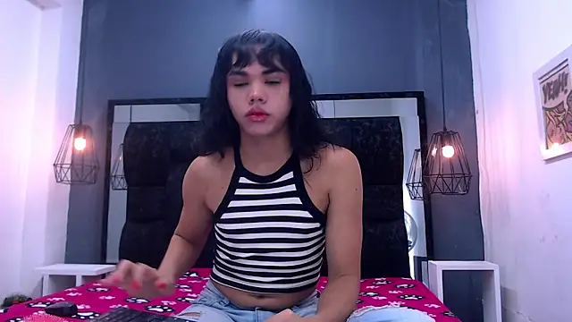 Snapshot of AndreaGil_ chatting on September 24, 8:04 pm AndreaGil online show from September 24, 8:04 pm