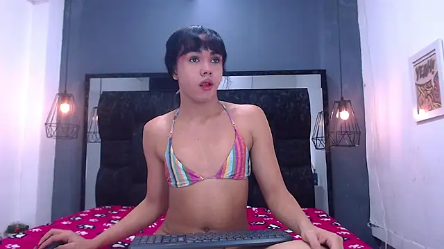 Snapshot of AndreaGil_ chatting on September 25, 8:05 pm AndreaGil online show from September 25, 8:05 pm