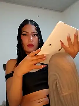 Snapshot of Lanna_hott_ chatting on January 5, 2:08 pm Lanna hott online show from January 5, 2:08 pm
