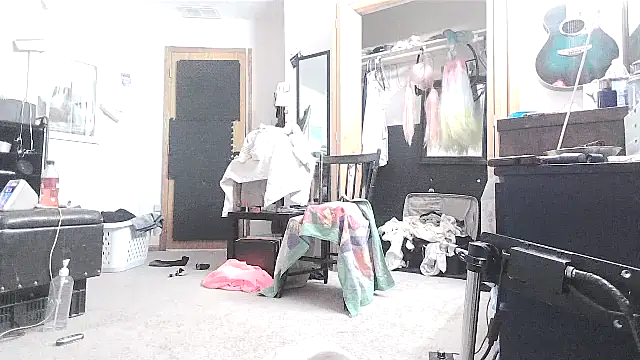 Snapshot of sissytrapdolly24 chatting on January 31, 8:12 pm sissytrapdolly24 online show from January 31, 8:12 pm