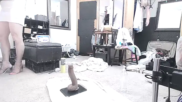 Snapshot of sissytrapdolly24 chatting on February 1, 2:02 pm sissytrapdolly24 online show from February 1, 2:02 pm