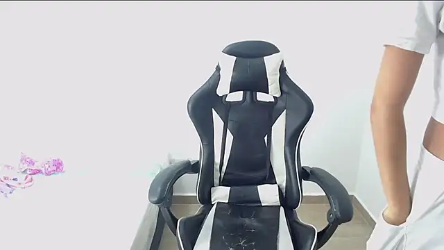 DEMI LEED online show from March 6, 1:21 pm