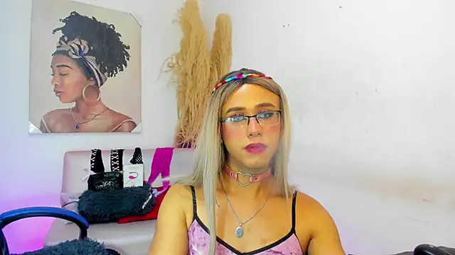 Snapshot of mia_foxts chatting on October 1, 9:26 pm mia foxts online show from October 1, 9:26 pm