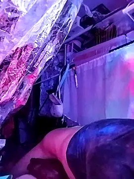 gurlnips online show from October 10, 6:14 am