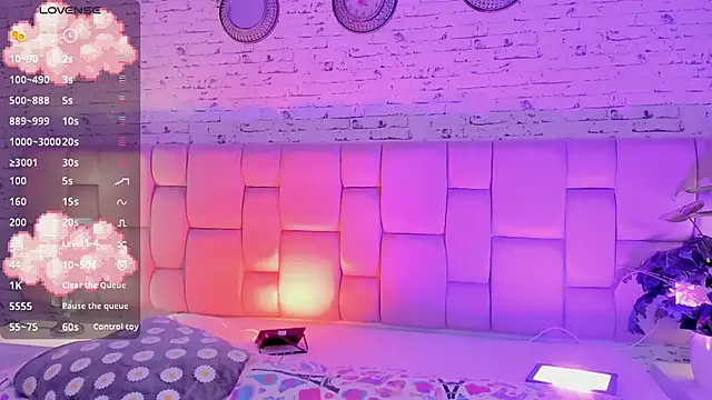Snapshot of Ari_sunshine_ chatting on December 27, 7:03 pm Ari sunshine online show from December 27, 7:03 pm