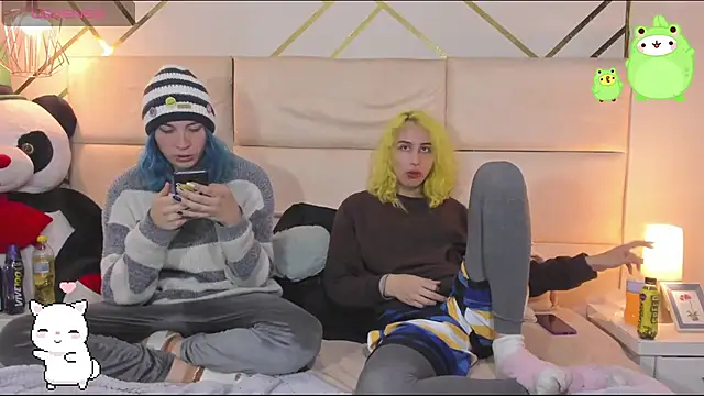 -kisa  online show from November 12, 2:13 am