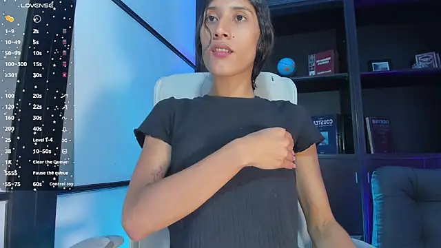 Snapshot of CamilaHarperr_ chatting on December 28, 3:15 am CamilaHarperr online show from December 28, 3:15 am