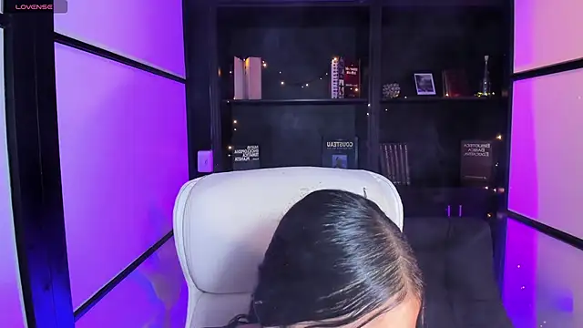 Snapshot of CamilaHarperr_ chatting on January 21, 4:55 am CamilaHarperr online show from January 21, 4:55 am