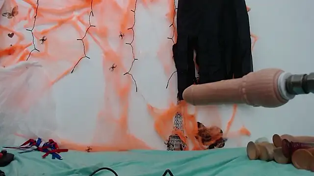 dulcenia rose online show from October 13, 2:17 pm