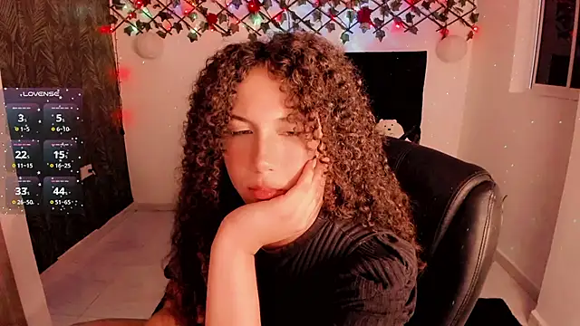Snapshot of Lilith_Miller21 chatting on September 26, 9:23 pm Lilith Miller21 online show from September 26, 9:23 pm
