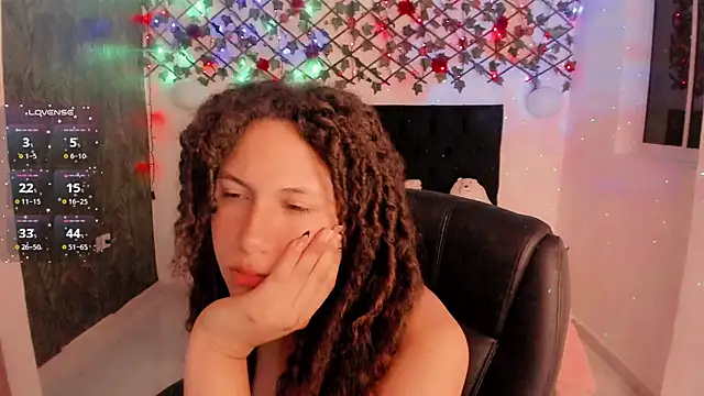Snapshot of Lilith_Miller21 chatting on October 3, 10:10 pm Lilith Miller21 online show from October 3, 10:10 pm