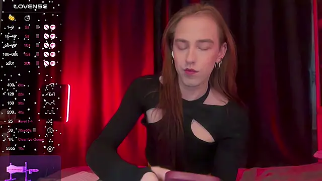 Avril Pearly  online show from January 16, 12:02 pm