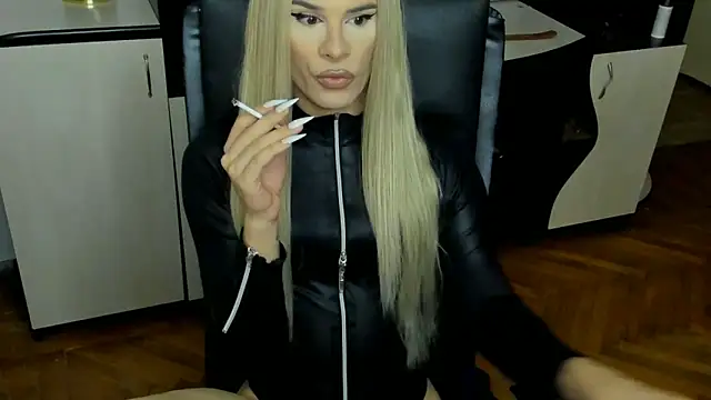 Snapshot of EvelynLexy chatting on September 14, 8:57 pm EvelynLexy online show from September 14, 8:57 pm