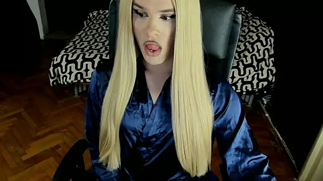 Snapshot of EvelynLexy chatting on October 4, 4:08 pm EvelynLexy online show from October 4, 4:08 pm