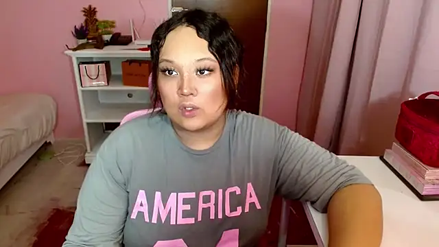 Snapshot of GiannaLopezSmith chatting on September 19, 10:32 am GiannaLopezSmith online show from September 19, 10:32 am