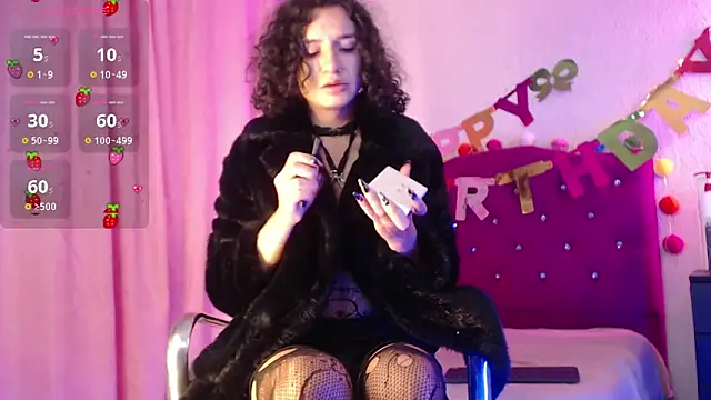 Snapshot of Angellike_doll chatting on December 6, 9:07 pm Angellike doll online show from December 6, 9:07 pm
