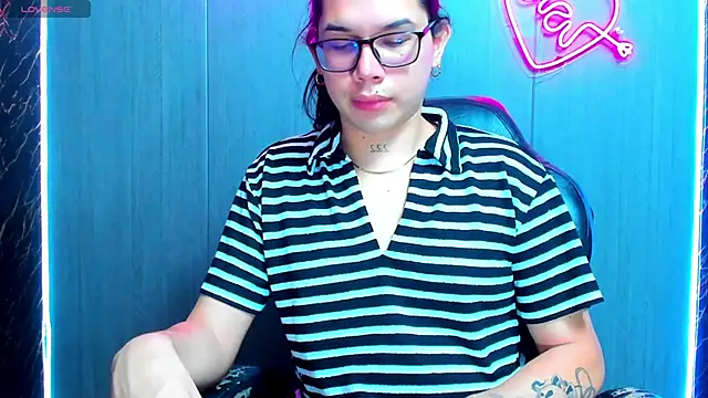 Snapshot of beverly_campbellxxx chatting on March 6, 12:15 am beverly campbellxxx online show from March 6, 12:15 am