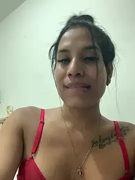 Snapshot of Emiily_Miller chatting on December 17, 4:34 am Emiily Miller online show from December 17, 4:34 am