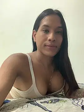 Snapshot of Emiily_Miller chatting on January 7, 3:26 am Emiily Miller online show from January 7, 3:26 am