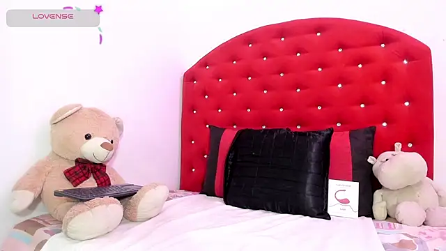 Snapshot of brittany_williams_ chatting on March 7, 12:37 pm brittany williams online show from March 7, 12:37 pm