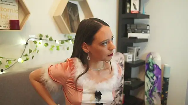 Noronia online show from December 6, 2:33 pm