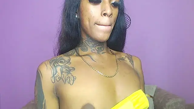 Snapshot of badgirls_cx chatting on February 13, 10:55 am badgirls cx online show from February 13, 10:55 am
