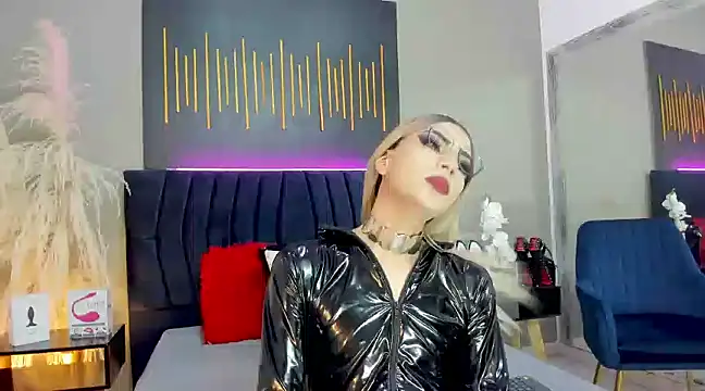 Snapshot of BrianaSchafer chatting on December 10, 6:17 pm BrianaSchafer online show from December 10, 6:17 pm