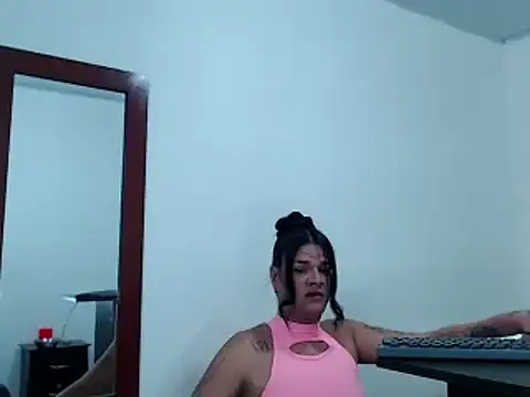 Snapshot of eloisaath chatting on December 27, 4:22 pm eloisaath online show from December 27, 4:22 pm