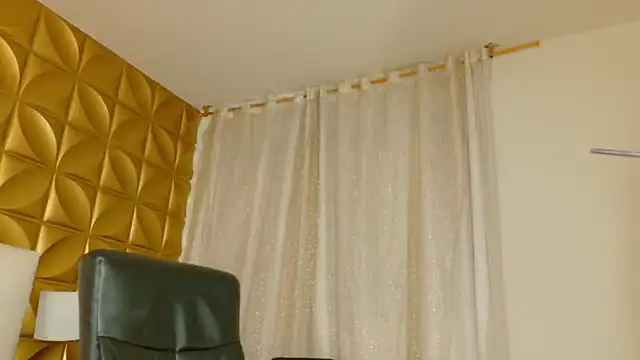 Snapshot of Sara-Smith- chatting on October 7, 12:39 pm Sara-Smith- online show from October 7, 12:39 pm