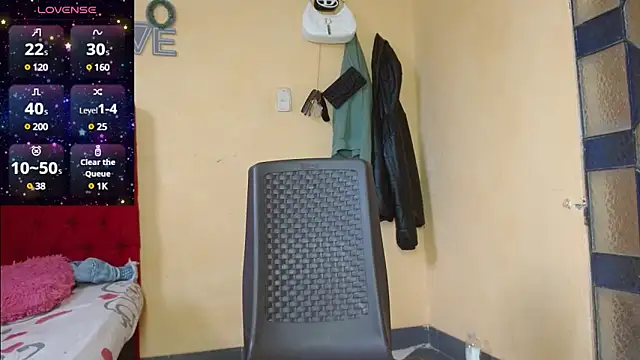 Snapshot of cristinamontiel chatting on January 9, 2:18 pm cristinamontiel online show from January 9, 2:18 pm