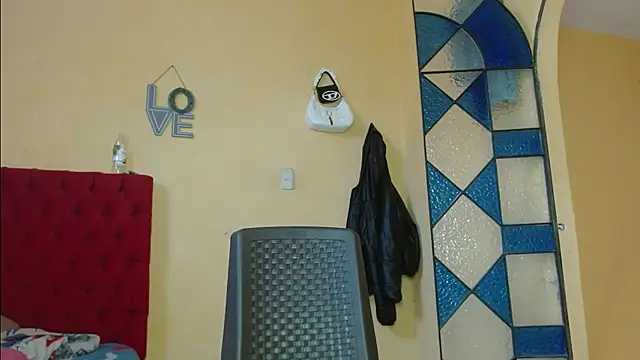Snapshot of cristinamontiel chatting on February 6, 2:15 pm cristinamontiel online show from February 6, 2:15 pm
