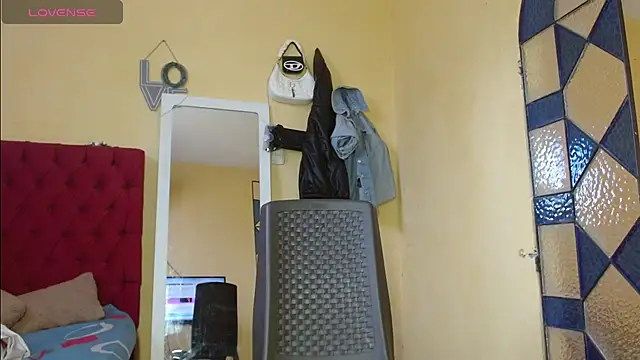 Snapshot of cristinamontiel chatting on March 1, 3:05 pm cristinamontiel online show from March 1, 3:05 pm