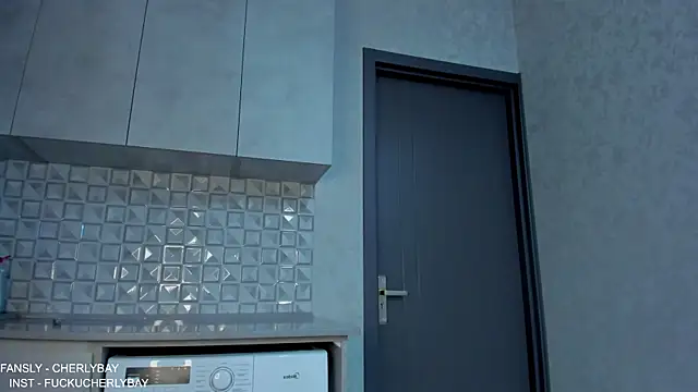 CHERLYBAY online show from December 4, 11:20 pm