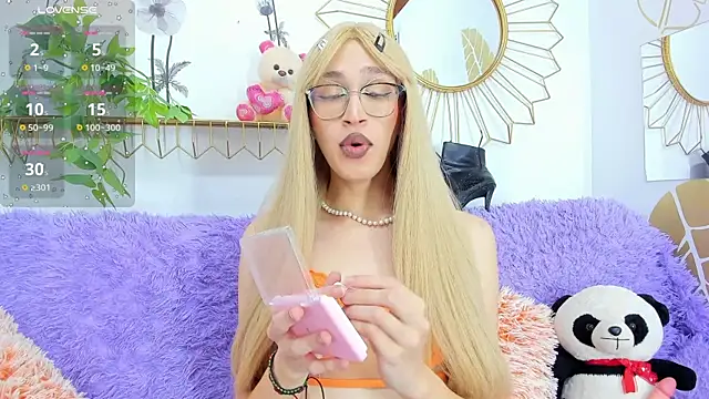 Snapshot of Ariadna_Evangeline chatting on February 11, 4:12 am Ariadna Evangeline online show from February 11, 4:12 am