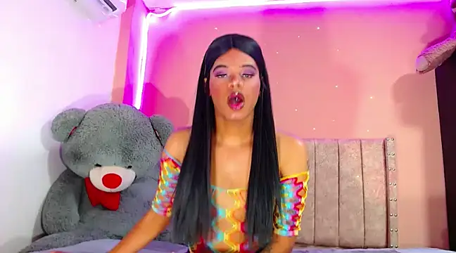 Snapshot of vanessa_nauthygirls chatting on December 6, 6:44 pm vanessa nauthygirls online show from December 6, 6:44 pm