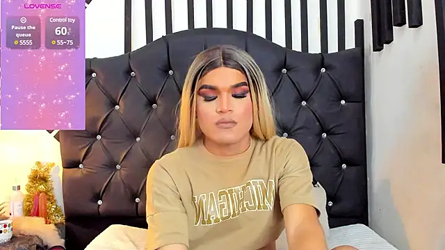 AllisonsweetZ online show from January 9, 8:11 pm