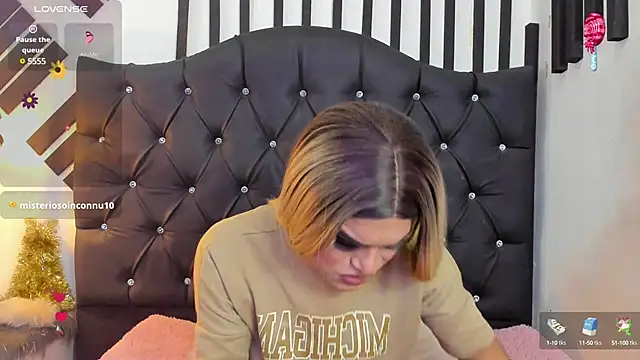 AllisonsweetZ online show from February 5, 7:42 pm