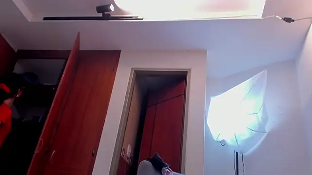 evelyn wine online show from October 11, 8:22 pm