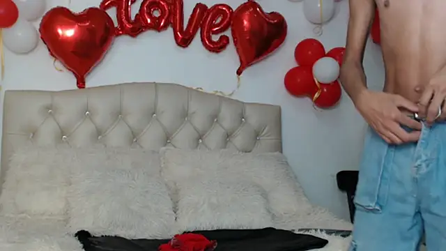 Snapshot of abigail_f00x chatting on February 16, 2:22 am abigail f00x online show from February 16, 2:22 am